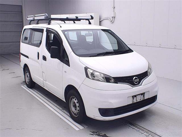 NISSAN NV200 2015