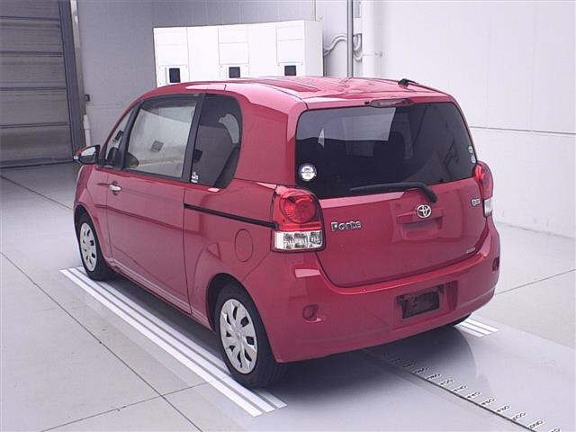 TOYOTA PORTE 2012