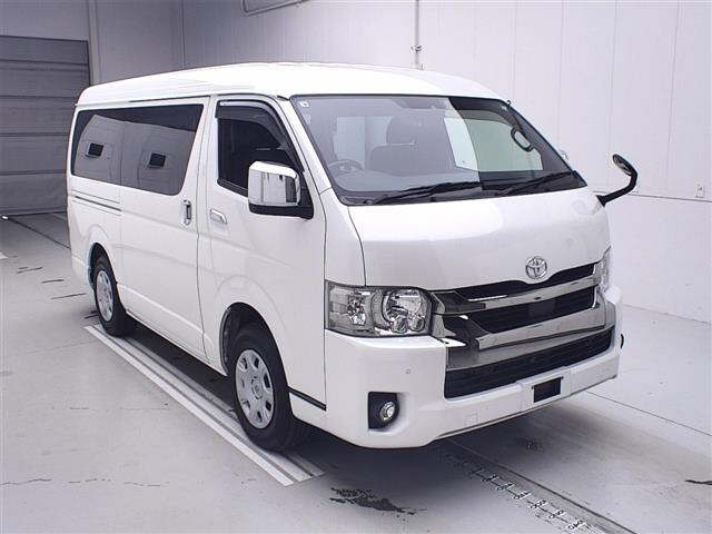 TOYOTA HIACE VAN 2020