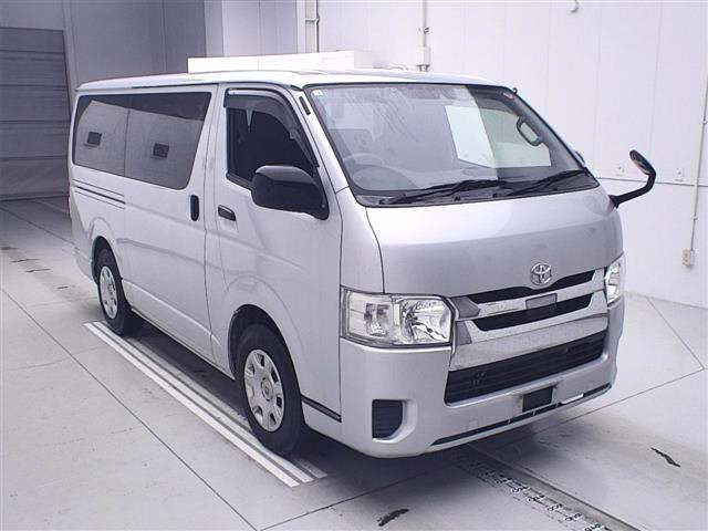 TOYOTA HIACE VAN 2020