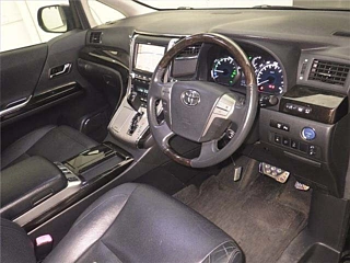 TOYOTA VELLFIRE 2013