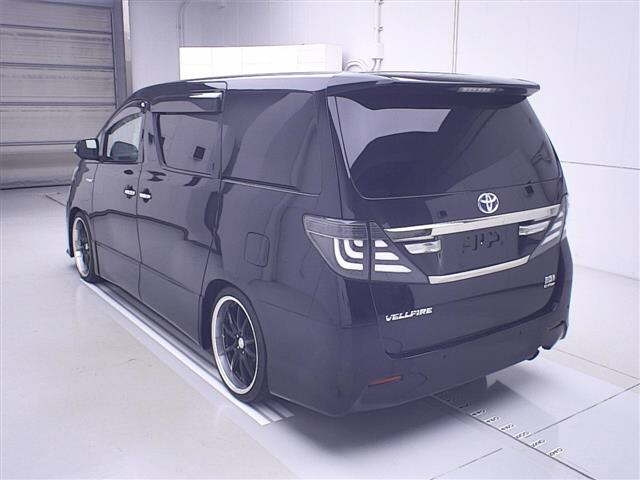 TOYOTA VELLFIRE 2013