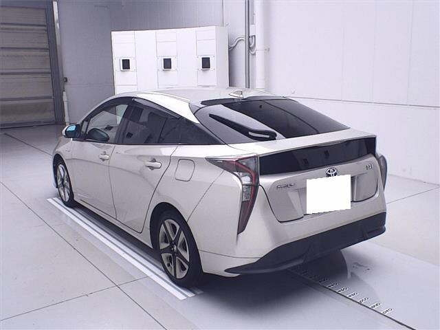 TOYOTA PRIUS 2017