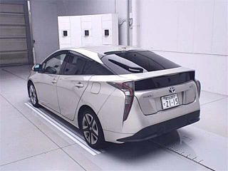 TOYOTA PRIUS 2017