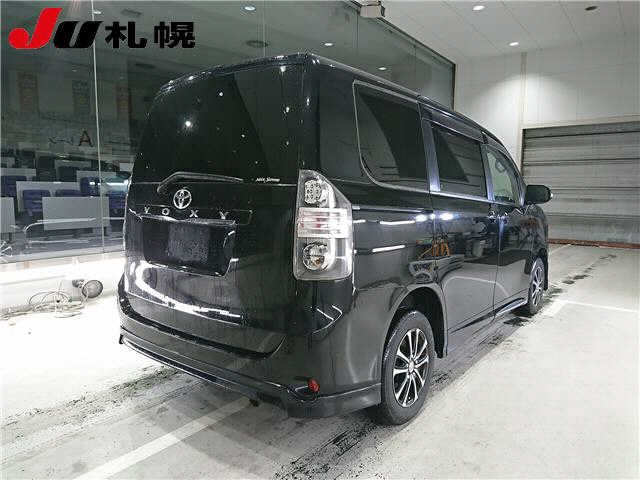 TOYOTA VOXY 2008