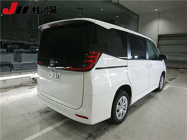 TOYOTA NOAH 2025