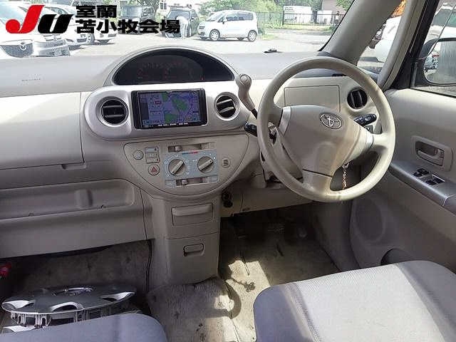 TOYOTA PORTE 2011