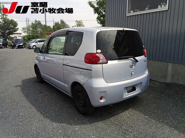 TOYOTA PORTE 2011