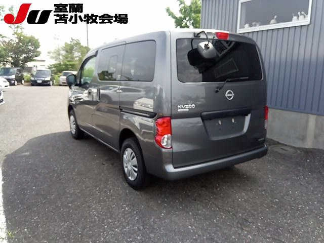 NISSAN NV200 2023