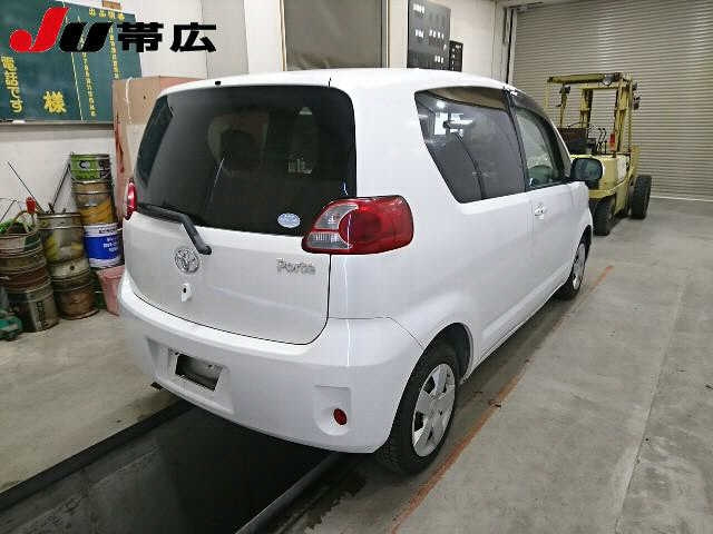 TOYOTA PORTE 2010
