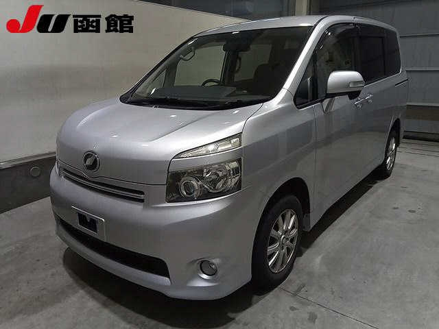 TOYOTA VOXY 2009