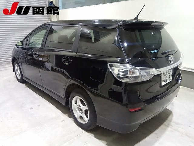 TOYOTA WISH 2013