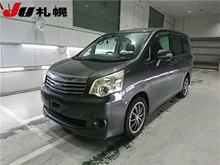 TOYOTA NOAH 2010