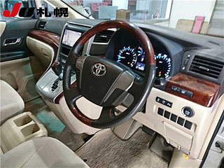 TOYOTA VELLFIRE 2008