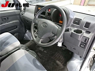 DAIHATSU HIJET VAN 2013
