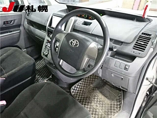 TOYOTA NOAH 2008