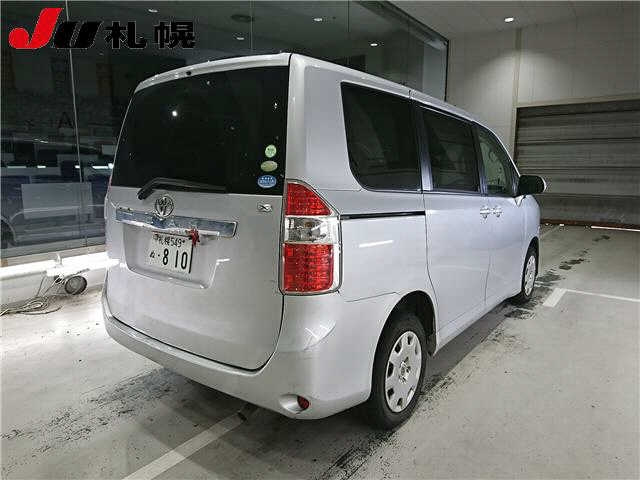 TOYOTA NOAH 2008