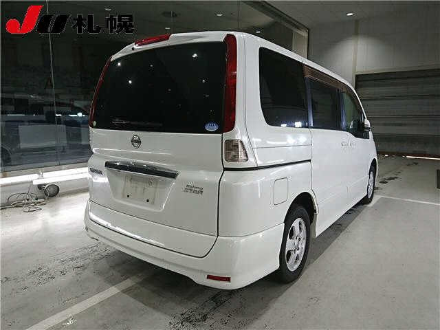 NISSAN SERENA 2010