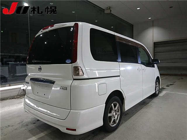 NISSAN SERENA 2010
