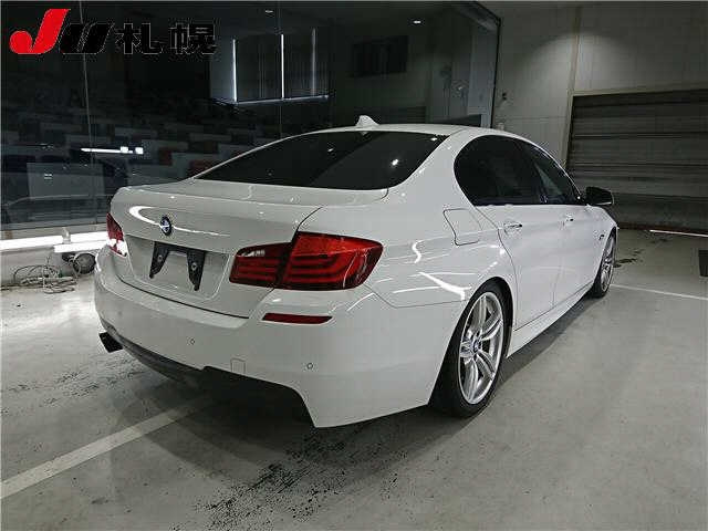 BMW 5 SERIES 2012