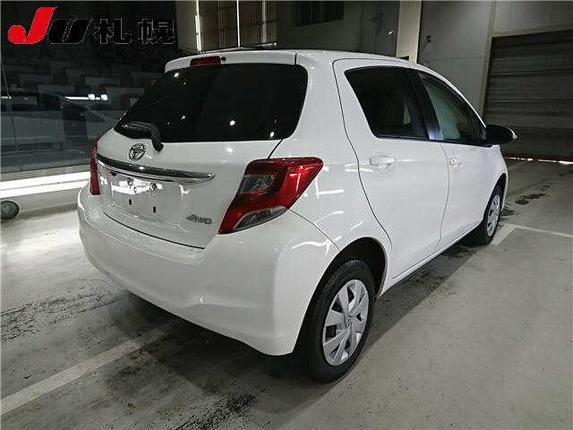 TOYOTA VITZ 2016