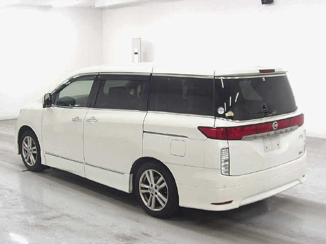 NISSAN ELGRAND 2013