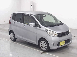 NISSAN DAYZ 2013
