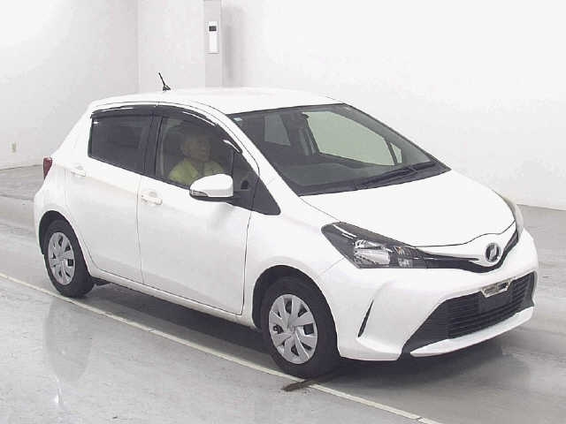 TOYOTA VITZ 2014