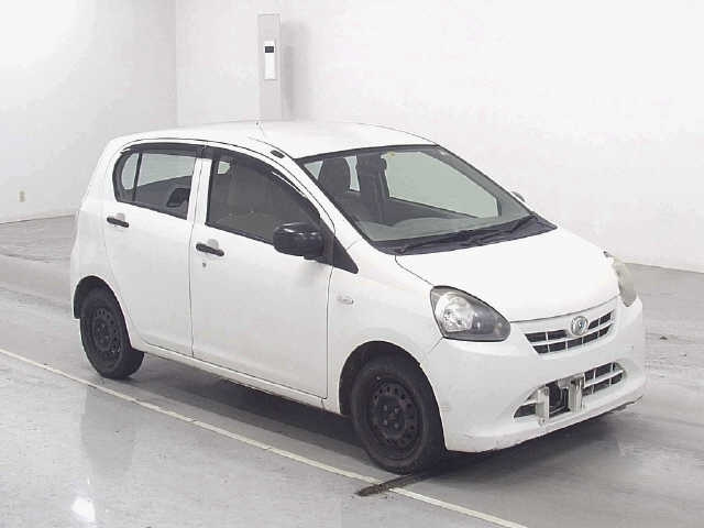 DAIHATSU MIRA E S 2012