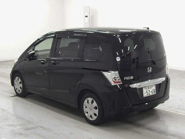 HONDA FREED 2013