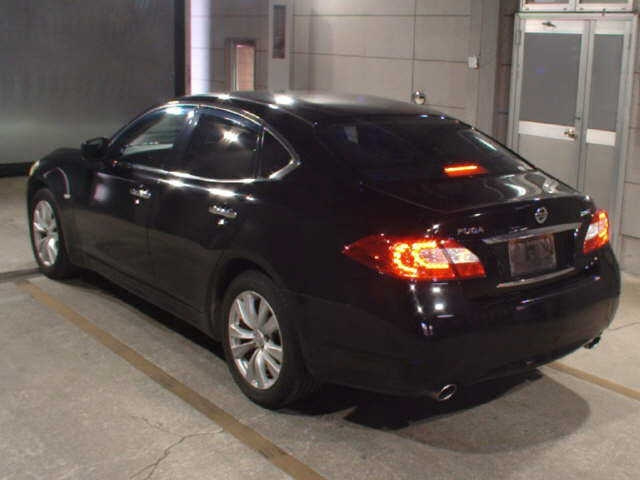 NISSAN FUGA 2010
