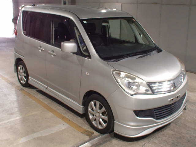 MITSUBISHI DELICA D2 2013