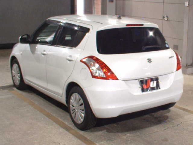 SUZUKI SWIFT 2015