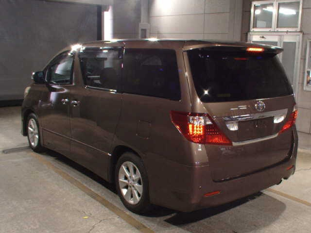 TOYOTA ALPHARD 2010