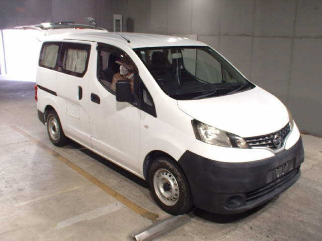 NISSAN NV200 2018