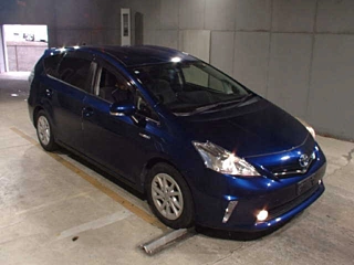 TOYOTA PRIUS ALPHA 2012