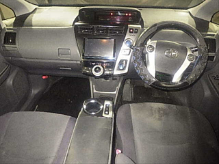 TOYOTA PRIUS ALPHA 2012