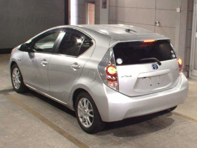 TOYOTA AQUA 2012