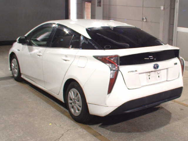 TOYOTA PRIUS 2016