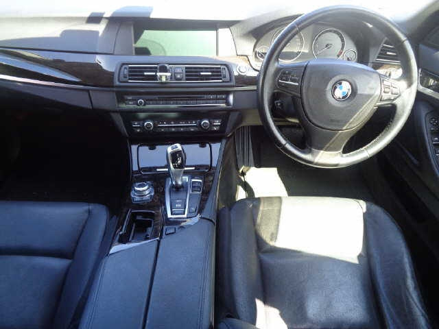BMW 5 SERIES 2010