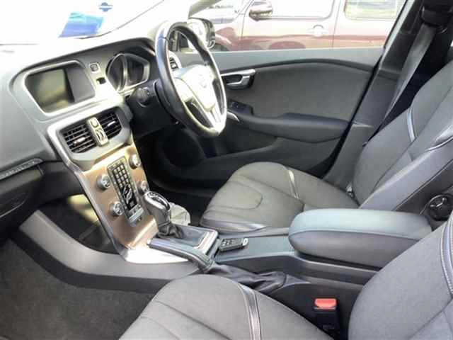 VOLVO V40 2014