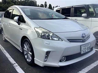 TOYOTA PRIUS ALPHA 2014