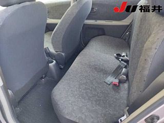 TOYOTA VITZ 2010