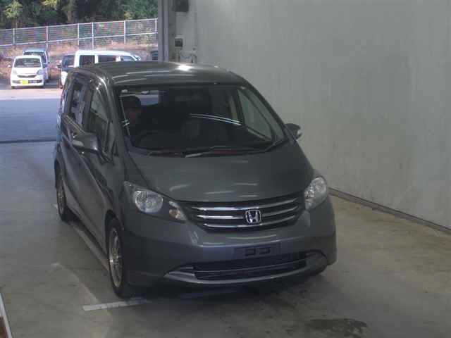 HONDA FREED 2010