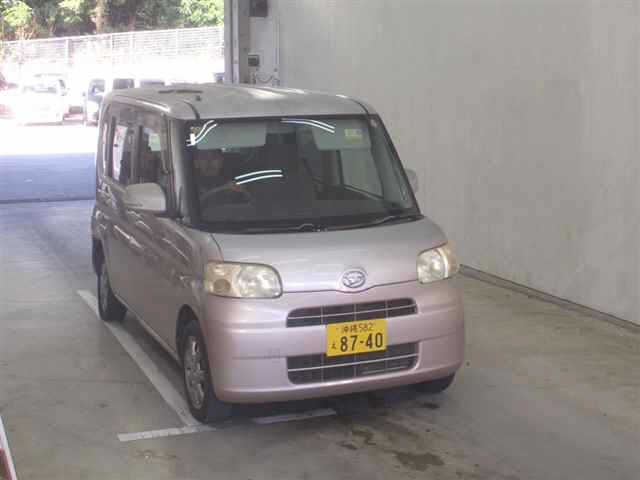 DAIHATSU TANTO 2011