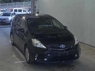 TOYOTA PRIUS ALPHA 2012