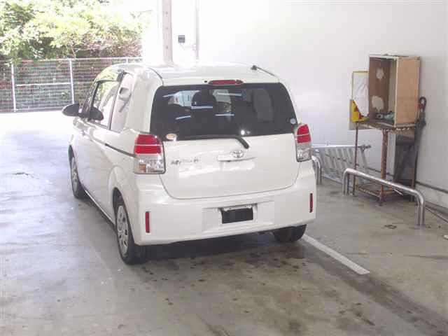 TOYOTA SPADE 2012