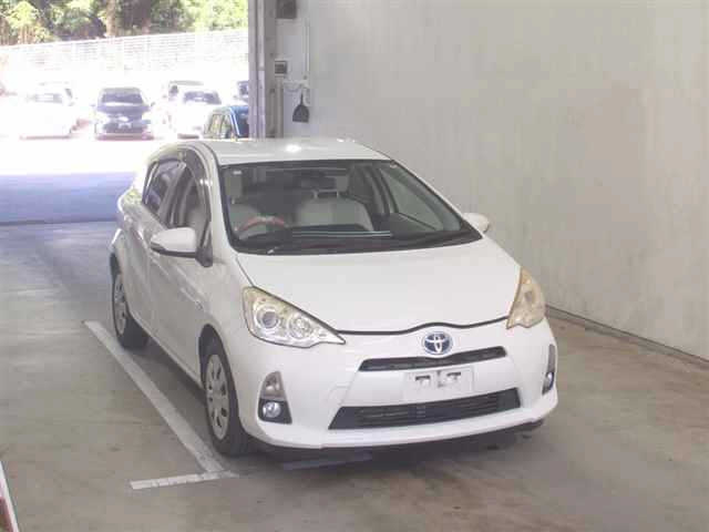 TOYOTA AQUA 2013