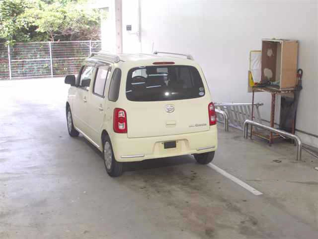 DAIHATSU MIRA 2010