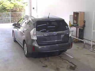 TOYOTA PRIUS ALPHA 2012